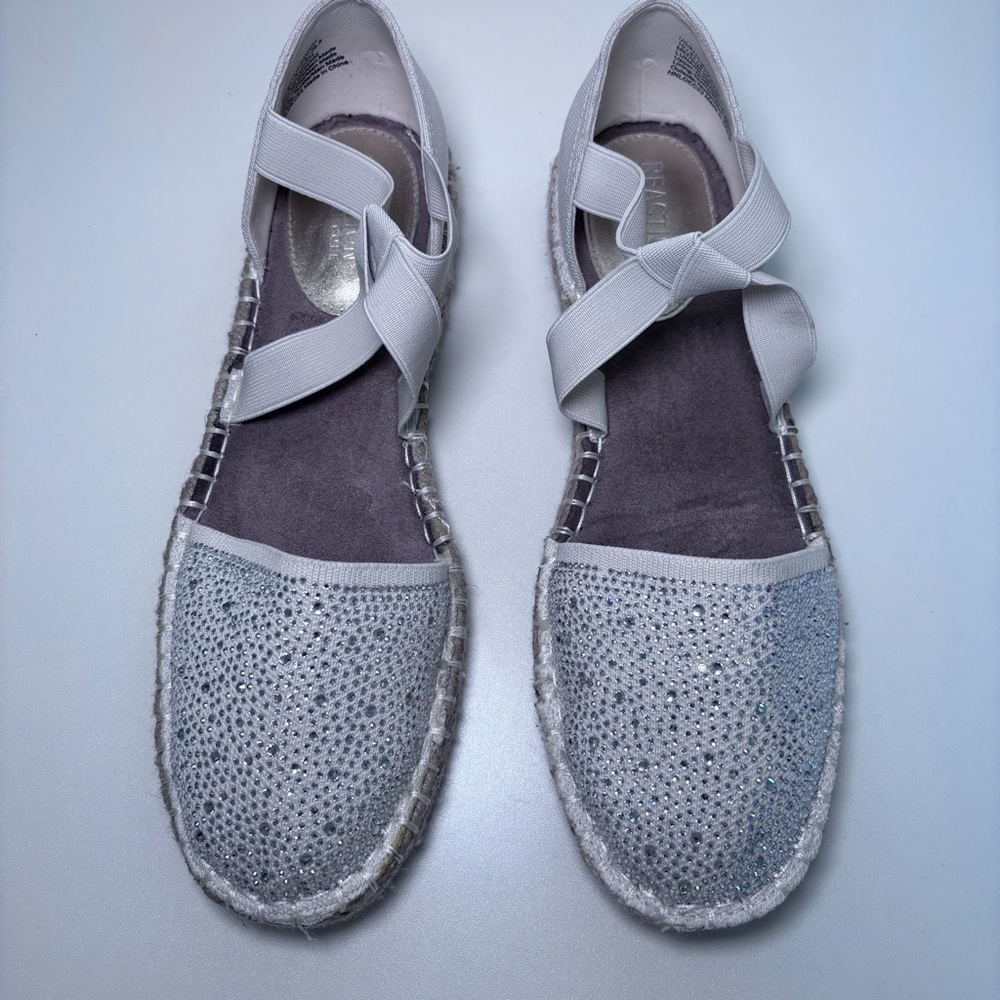 Kenneth Cole Reaction Luna Silver Rhinestone Espadrille Flat Sandal Size 10 NWOB - Picture 9 of 12